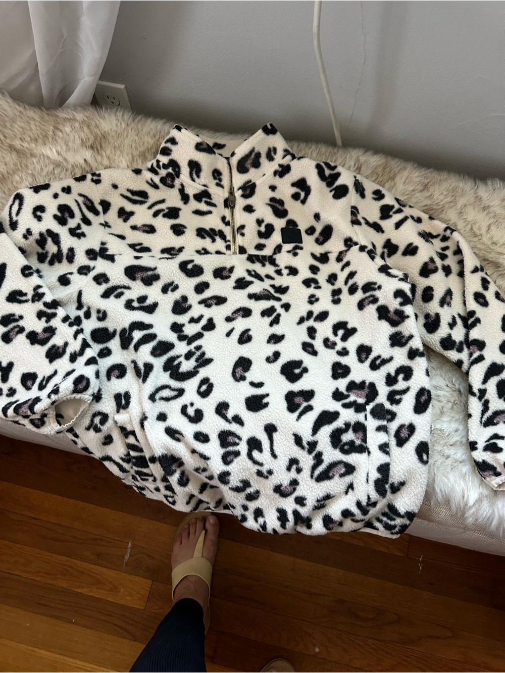 Volcom White & Black Snow Leopard Print Fleece Pullover Jacket